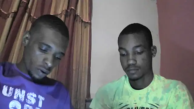 CameronandAiden online show from December 14, 11:45 pm