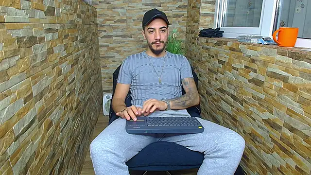 AndrewBanner online show from January 14, 4:47 am