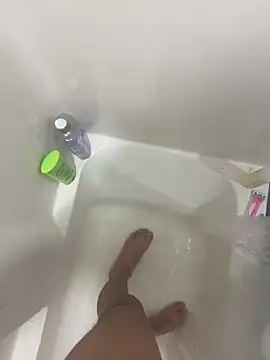 Snapshot of Joaquinp2023 chatting on December 23, 5:28 am Joaquinp2023 online show from December 23, 5:28 am