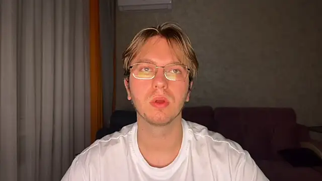 kiopiggy online show from November 30, 10:56 pm