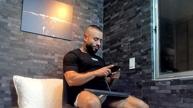 BruceDallas online show from October 12, 11:21 pm