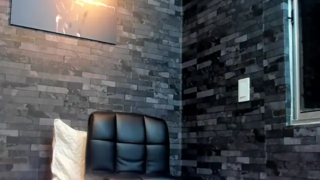 BruceDallas online show from March 20, 1:53 am