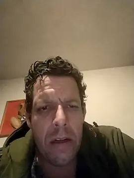 Snapshot of Knuffelstaaf123 chatting on March 17, 1:46 am Knuffelstaaf123 online show from March 17, 1:46 am