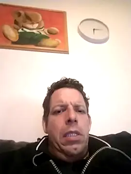 Snapshot of Knuffelstaaf123 chatting on February 27, 5:15 pm Knuffelstaaf123 online show from February 27, 5:15 pm