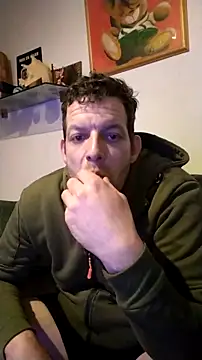 Snapshot of Knuffelstaaf123 chatting on January 27, 11:33 pm Knuffelstaaf123 online show from January 27, 11:33 pm