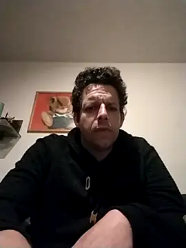 Snapshot of Knuffelstaaf123 chatting on March 23, 1:09 am Knuffelstaaf123 online show from March 23, 1:09 am