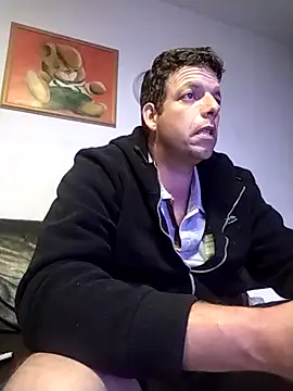 Snapshot of Knuffelstaaf123 chatting on October 9, 12:37 am Knuffelstaaf123 online show from October 9, 12:37 am