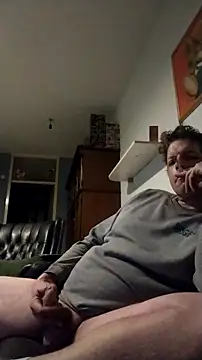 Knuffelstaaf123 online show from December 2, 5:49 pm