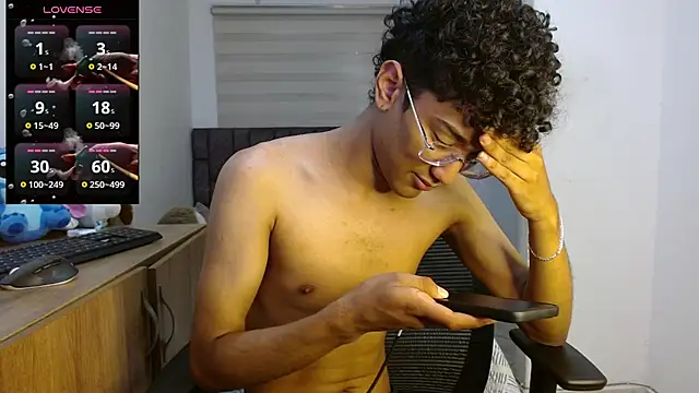 harrytwink18 online show from September 17, 4:08 pm