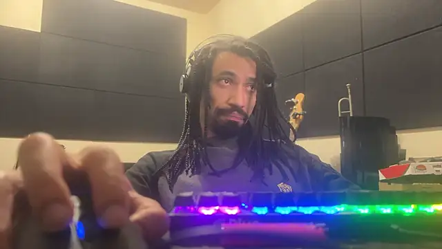 hotcamboy420 online show from November 20, 6:46 am