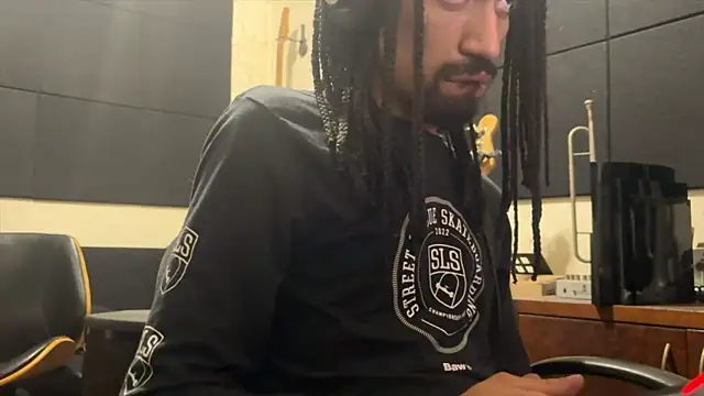 hotcamboy420 online show from November 19, 5:07 am