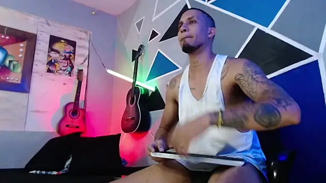 MagnusFrost online show from November 12, 5:46 am