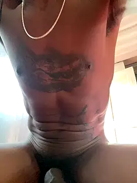 Larry-n-clouds online show from December 14, 7:54 pm