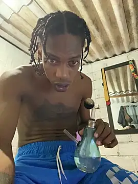 Larry-n-clouds online show from November 22, 3:06 am