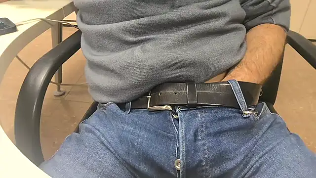 alessandroman2114 online show from February 6, 6:05 pm