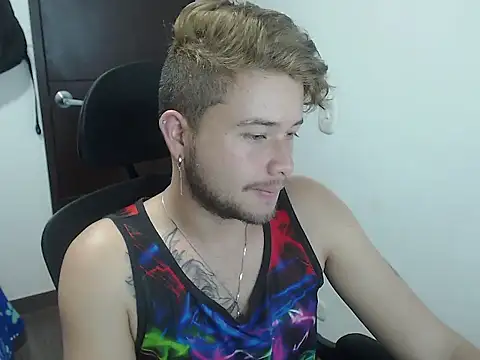 JOHANLEON1 online show from October 24, 2:41 pm