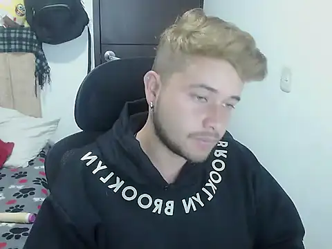 JOHANLEON1 online show from October 14, 4:03 pm