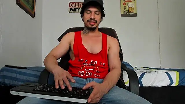 Snapshot of TristanWoods chatting on December 27, 6:42 pm TristanWoods online show from December 27, 6:42 pm