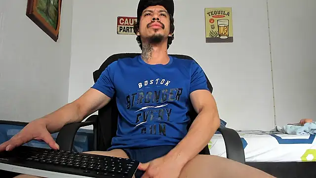 Snapshot of TristanWoods chatting on January 4, 2:35 pm TristanWoods online show from January 4, 2:35 pm