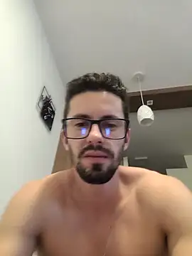 Snapshot of Diegosob8720 chatting on February 26, 4:03 am Diegosob8720 online show from February 26, 4:03 am