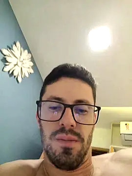 Snapshot of Diegosob8720 chatting on March 13, 4:38 am Diegosob8720 online show from March 13, 4:38 am