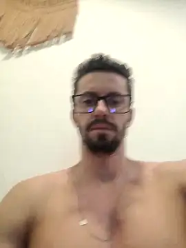 Snapshot of Diegosob8720 chatting on February 27, 12:41 am Diegosob8720 online show from February 27, 12:41 am