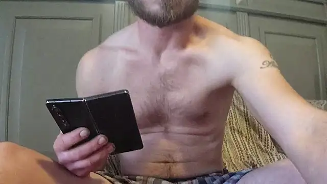 Bigoleslong98765 online show from March 18, 1:47 pm