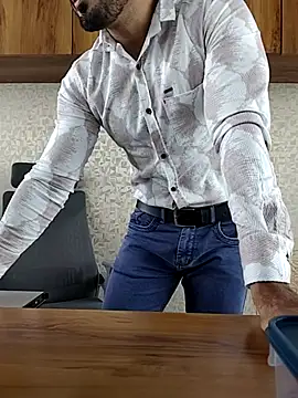 indianguy89 online show from April 23, 6:18 am