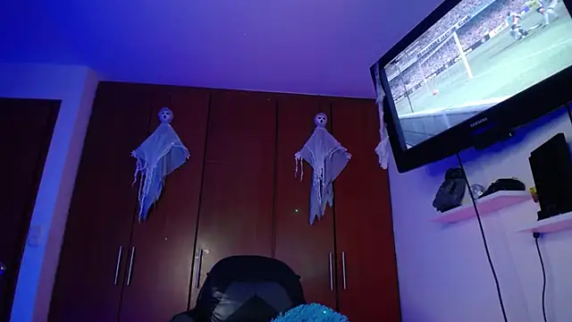 Marc  Waatson online show from October 31, 2:57 am