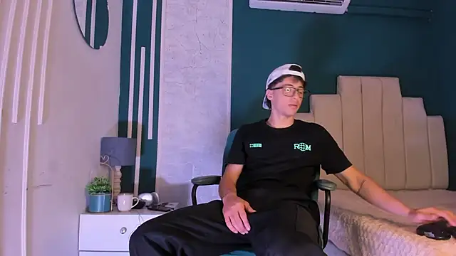 AlessandroDybala online show from October 10, 12:43 pm