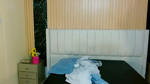 MilanZaire online show from December 5, 3:30 pm