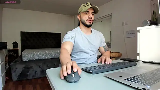 supermanboy94 online show from April 15, 5:40 am