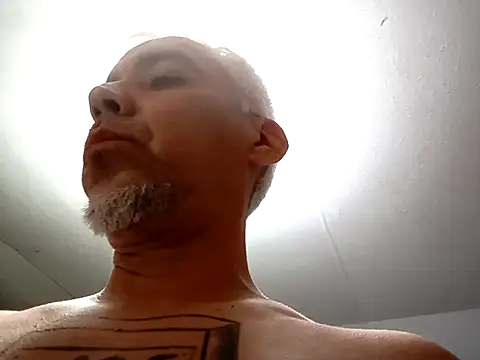 Xoc8  online show from November 1, 3:43 am