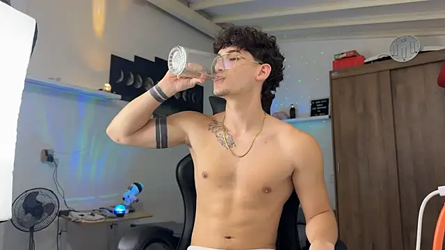 Kisan Smith online show from February 26, 3:41 am