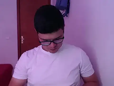 Plug Control online show from April 12, 3:57 pm