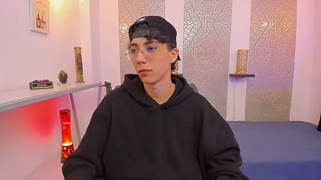 Nikolay Gregori online show from December 19, 5:04 am