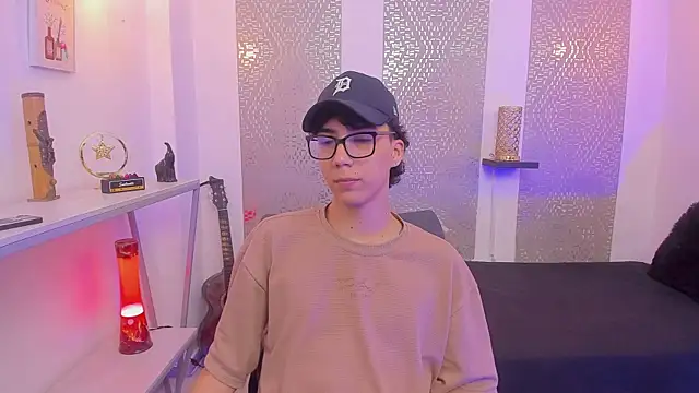 Snapshot of Nikolay_Gregori chatting on September 28, 4:32 am Nikolay Gregori online show from September 28, 4:32 am