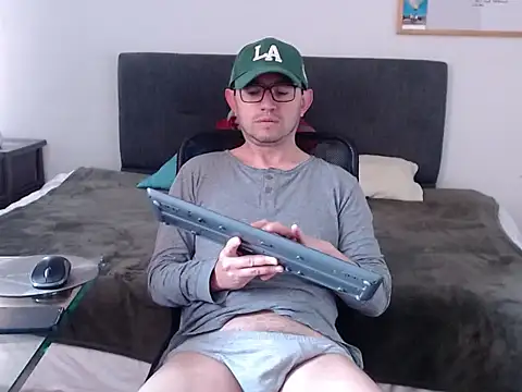 Diptongo online show from January 11, 4:00 pm