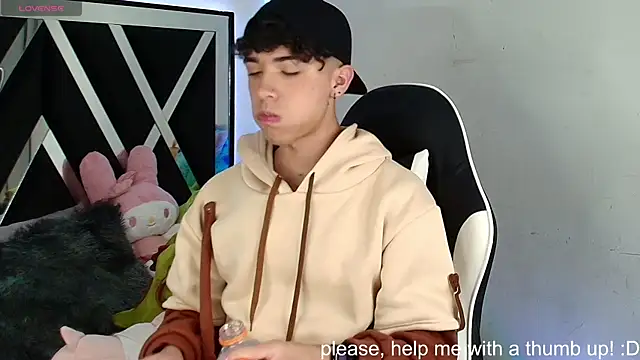 Snapshot of Niico_Cruz chatting on January 7, 1:28 am Niico Cruz online show from January 7, 1:28 am