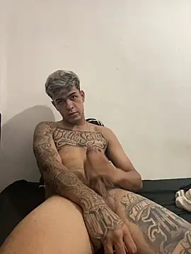 Manoaleatorio7 online show from November 21, 4:44 am