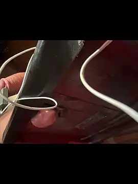 TweakyDude online show from October 18, 2:27 am