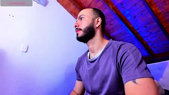 Tom Bailey online show from April 6, 12:50 pm