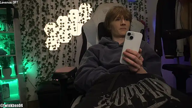 twinkben online show from December 14, 9:11 pm