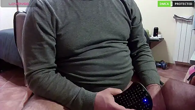Snapshot of MultiOrgasmicLover chatting on January 1, 12:00 am MultiOrgasmicLover online show from January 1, 12:00 am