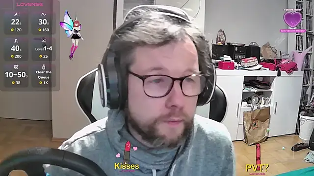 larsgessner30 online show from November 12, 9:08 pm