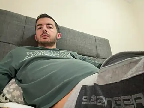 laynufff online show from April 7, 5:29 am