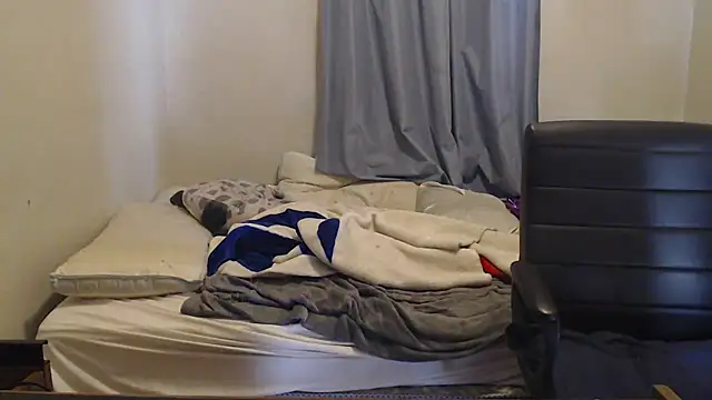 Newfiesausage1972 online show from October 15, 6:48 pm