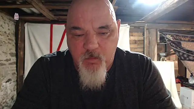 Newfiesausage1972 online show from February 14, 8:53 am