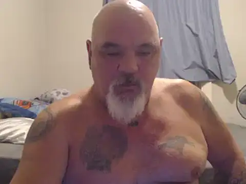 Newfiesausage1972 online show from December 28, 10:25 am