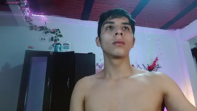 justin alexxx online show from December 13, 6:16 pm